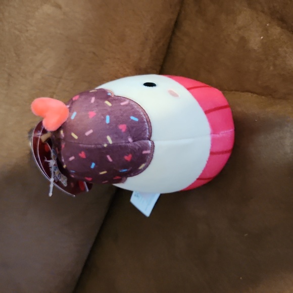 NWT 5” Elpha the Cupcake Squishmallow FTM Ltd Edition - Picture 6 of 7